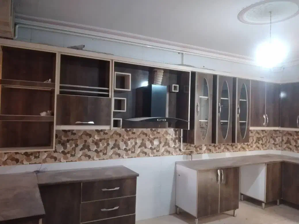 کابینت ام دی اف های گلاس در حد نو همراه هود-سینک|آبچکان و نظمدهنده ظروف|زاهدان, |دیوار