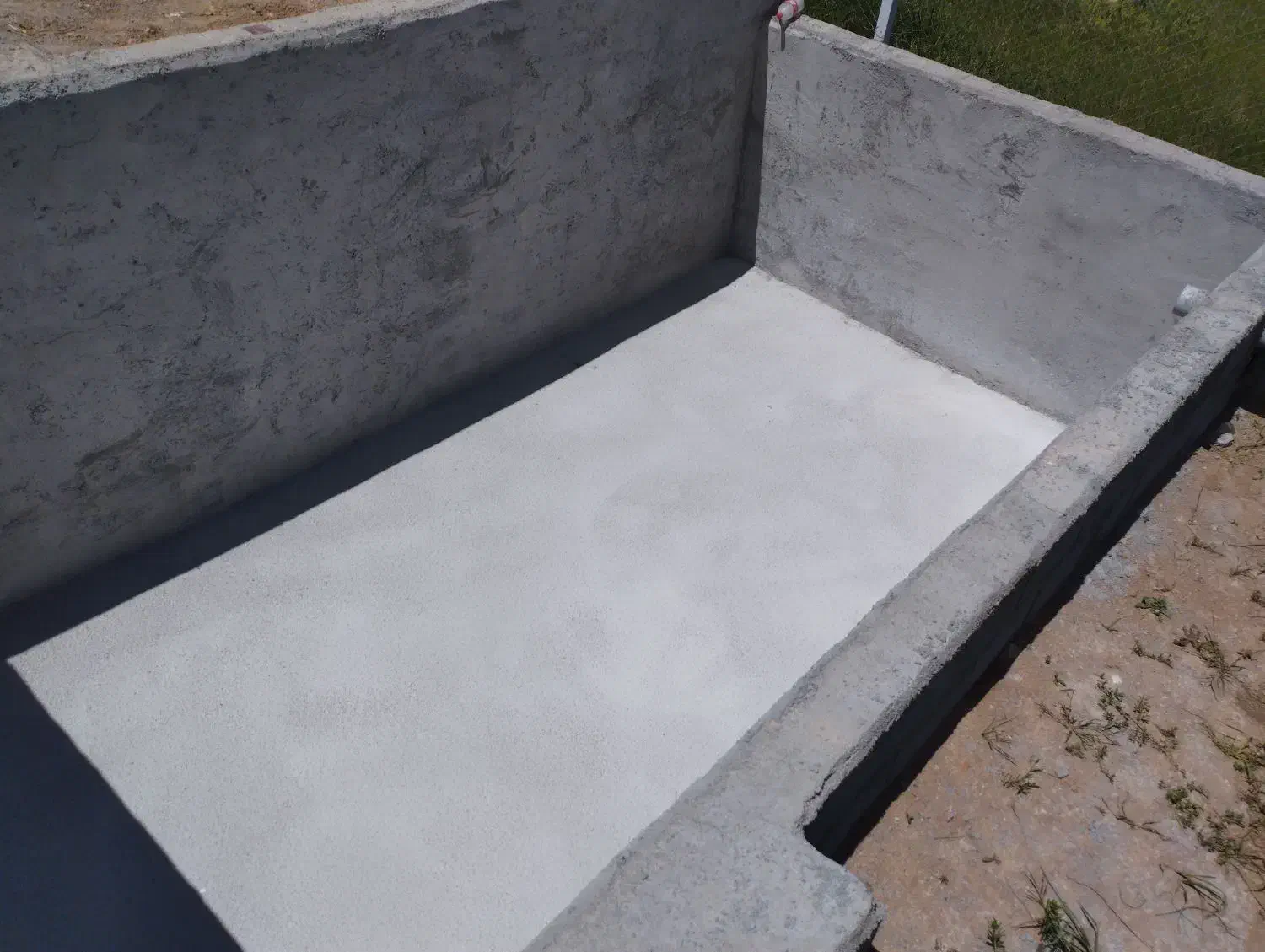 ایزوگام قیرگونی وآسفالت کاری وسیمان کاری|خدمات پیشه و مهارت|اهر, |دیوار