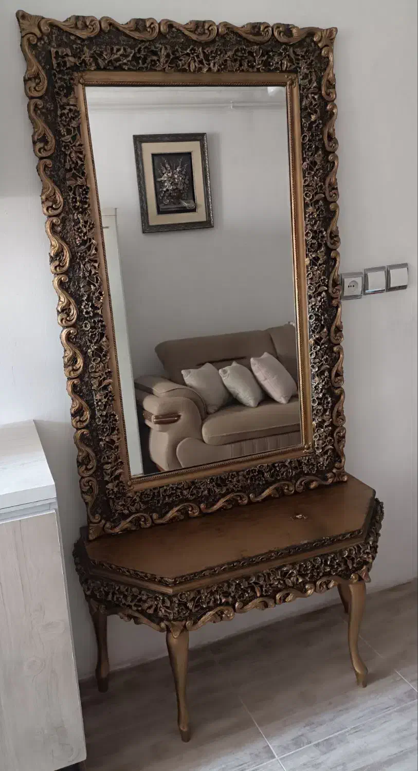 آیینه و میز کنسول|آینه|رشت, فلسطین|دیوار