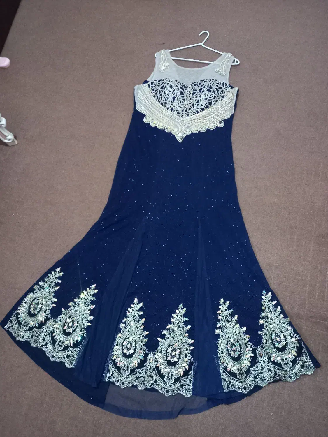 لباس مجلسی|لباس|قم, انسجام|دیوار