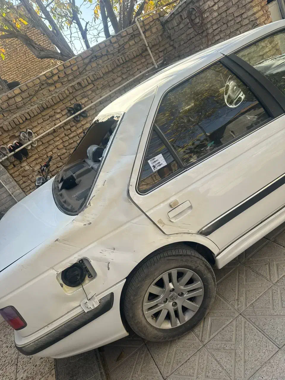 پژو پارس تصادفی|خودرو سواری و وانت|شهرکرد, |دیوار