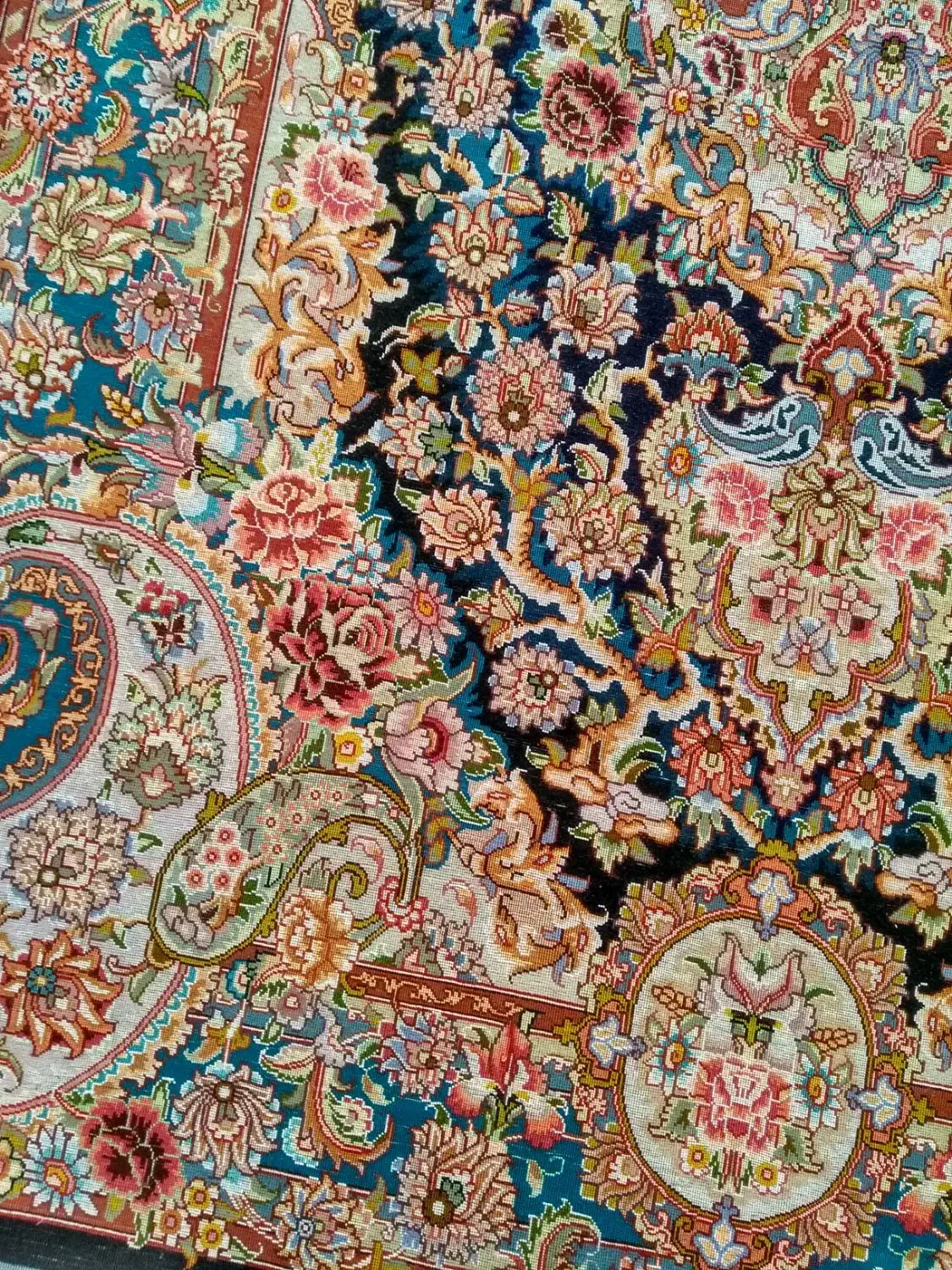 زر نیم سالاری ابریشم|فرش|تبریز, |دیوار