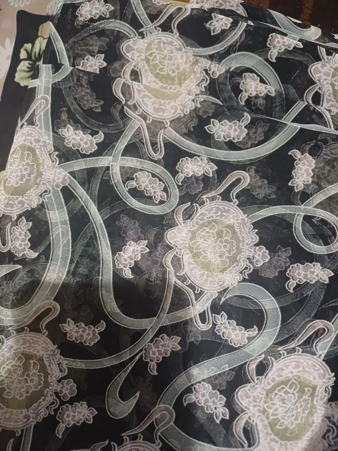 پارچه حریر ترک ۶ در ۵ متر|پرده، رانر، رومیزی|تهران, سازمان برنامه شمالی|دیوار