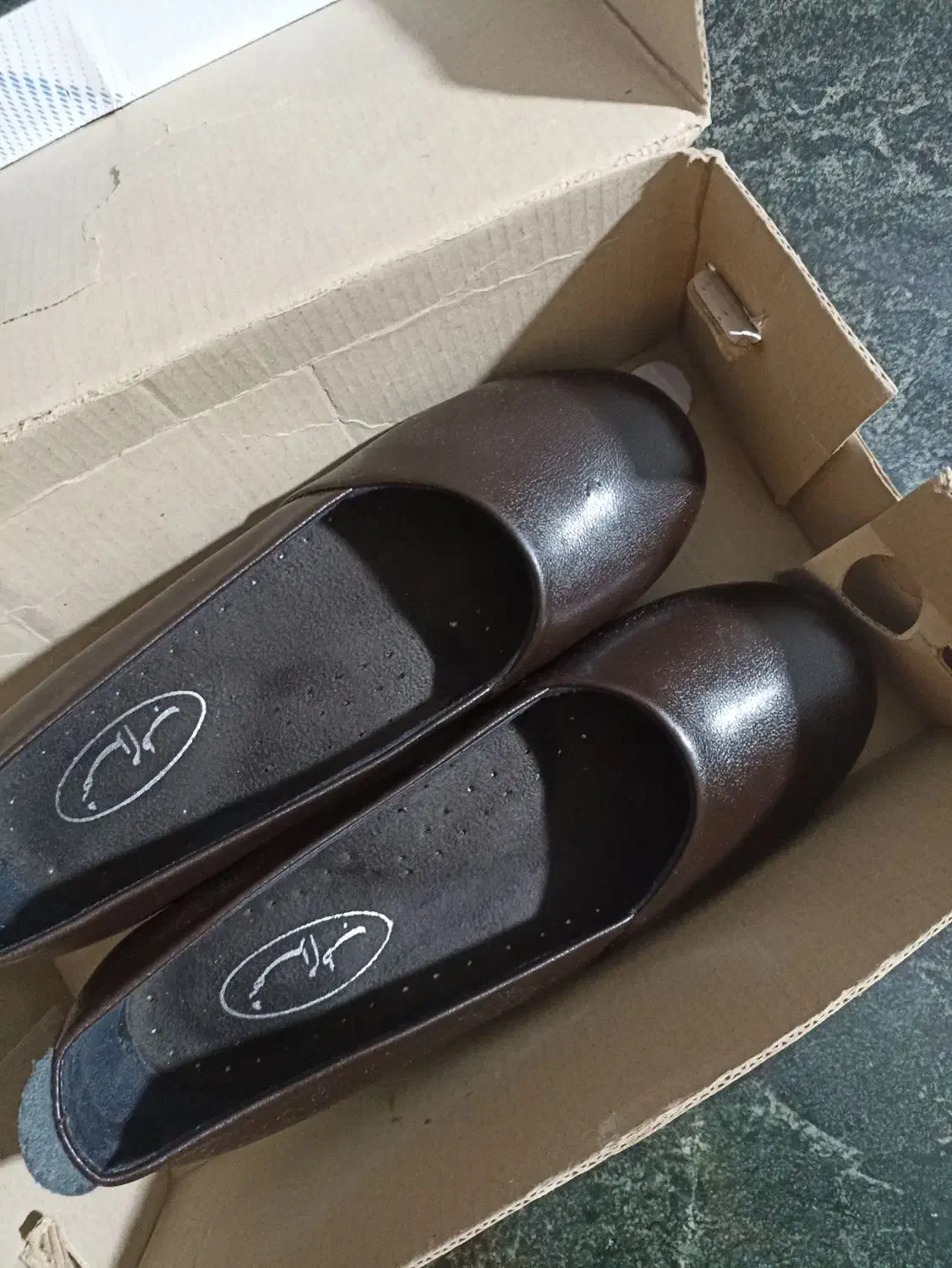 کفش نو|کیف، کفش، کمربند|ایذه, |دیوار