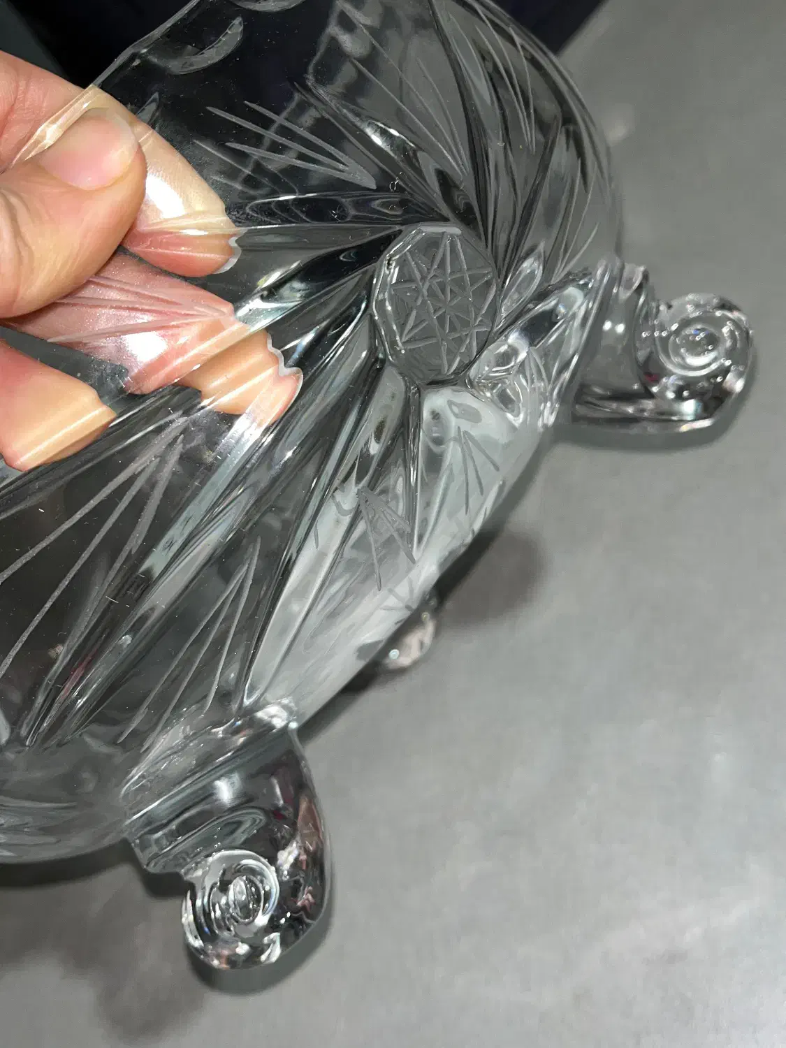 کریستال سه پایه برند Regal peacock اصل|ظروف سرو و پذیرایی|رشت, دیلمان|دیوار