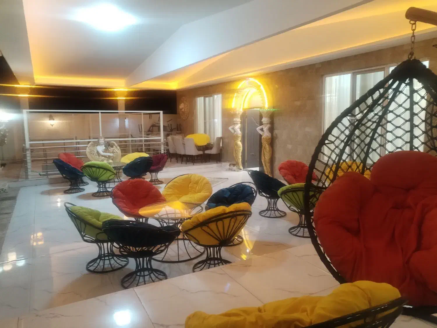 استخدام خانم واقا برای باغ  تالارادسکونت|استخدام سرایداری و نظافت|تبریز, |دیوار