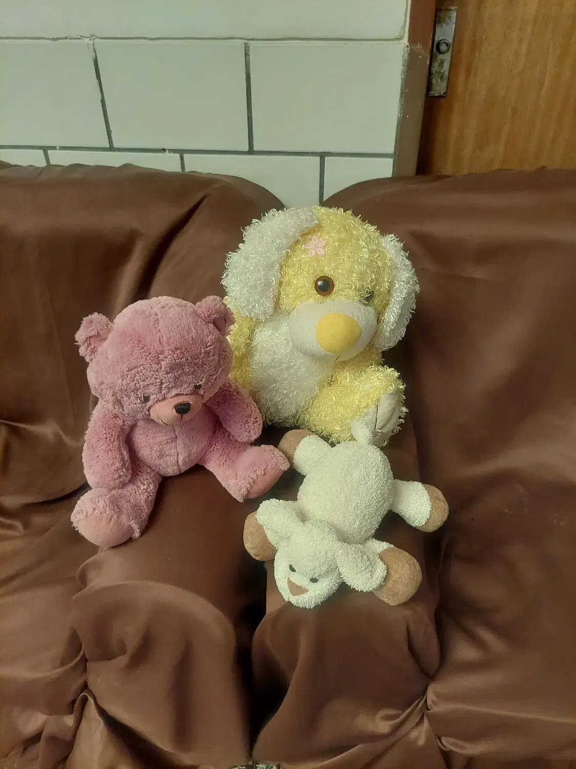 عروسک در حد نو|اسباببازی بچه|کیش, |دیوار