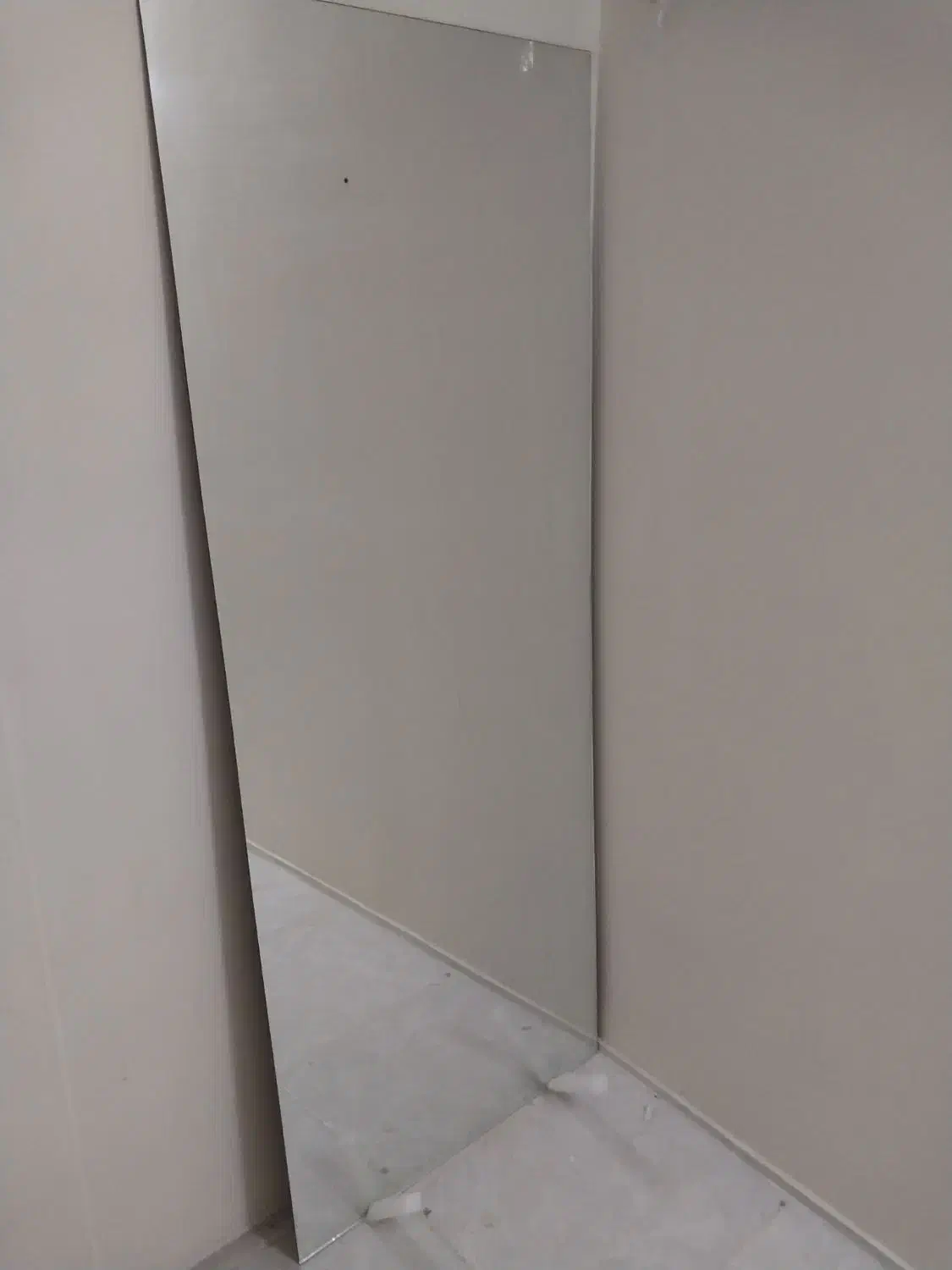 اینه قدی سالم|آینه|شاهینشهر, گزبرخوار|دیوار