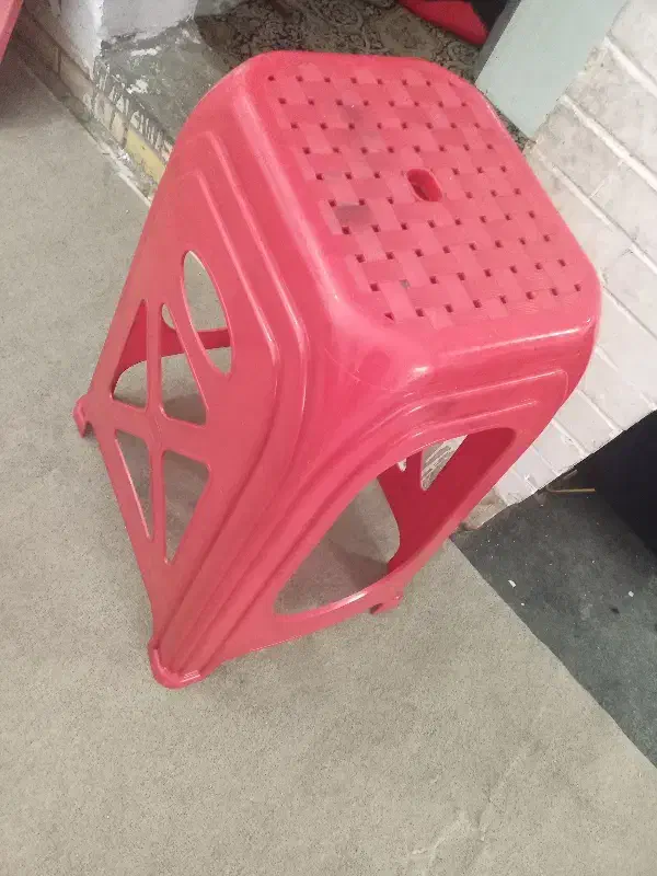 چهارپایه|صندلی و نیمکت|فولادشهر, A4|دیوار