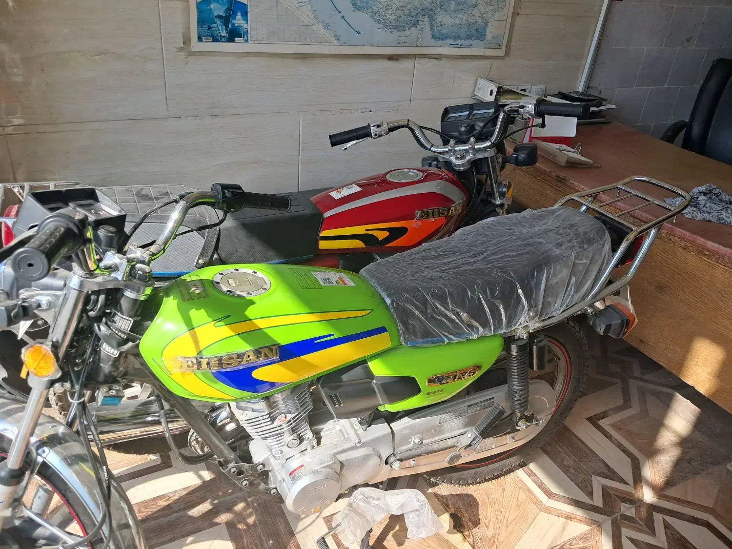 موتور احسان ۱۲۵ خشک|موتورسیکلت|شیراز, قلعه نو|دیوار