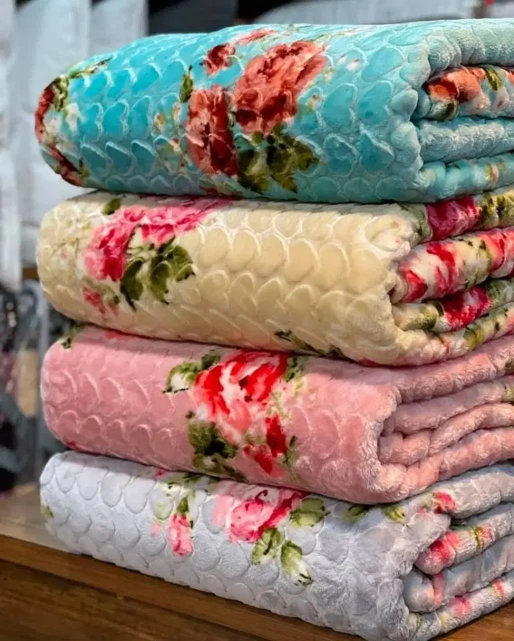 پتوی گلبافت|رختخواب، بالش، پتو|آمل, |دیوار