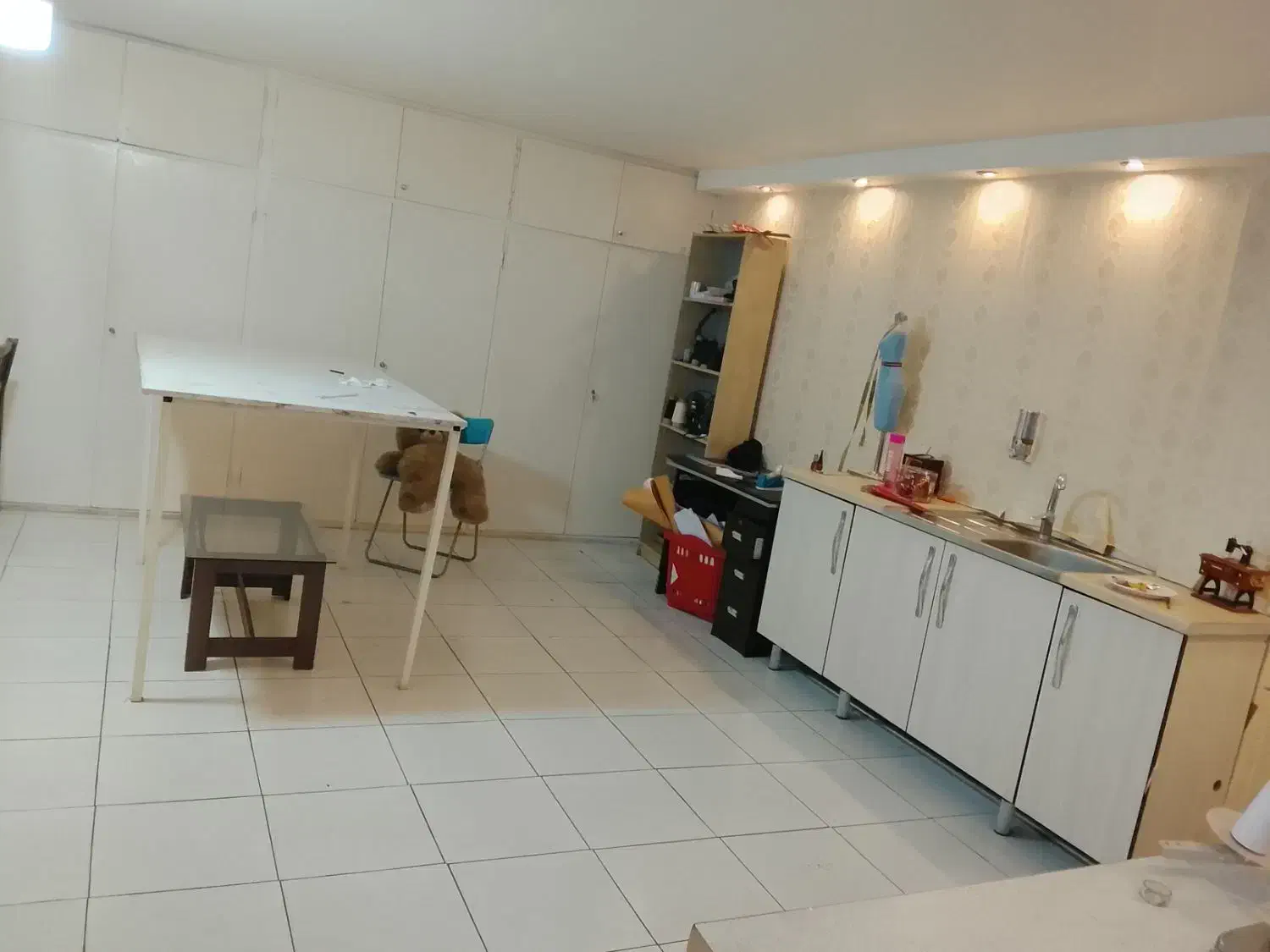 ۶۵متر کارگاه خیاطی و دفتر با تمام تحهیزات برخیابان|اجارهٔ دفتر کار، اتاق اداری، مطب|تهران, خواجه نظام الملک|دیوار