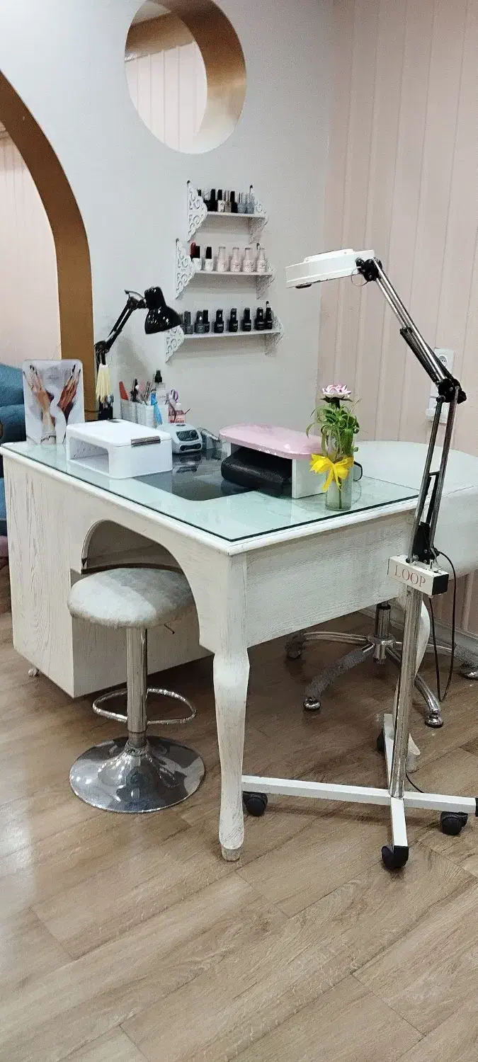 خدمات و آموزشگاه آرایشگری با مدرک فنی حرفه ای|خدمات آرایشگری و زیبایی|مشهد, گوهرشاد|دیوار