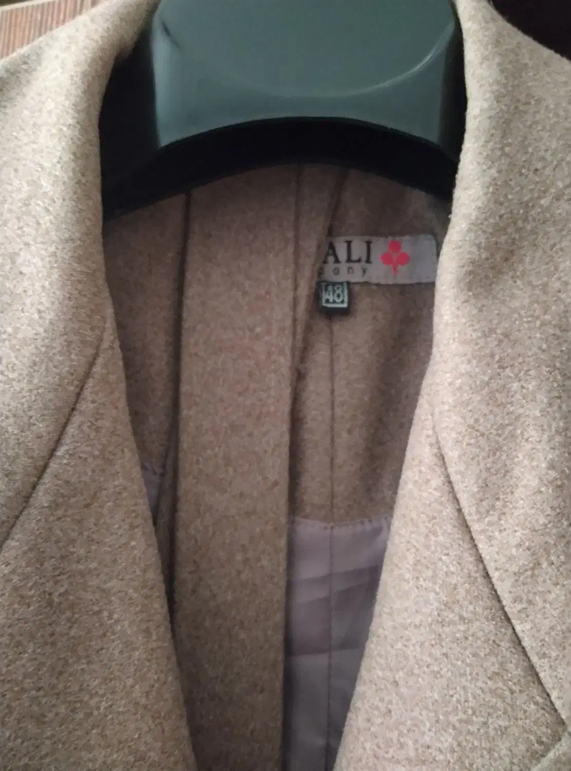 پالتو|لباس|شاهین‌شهر, شهرک میلاد|دیوار