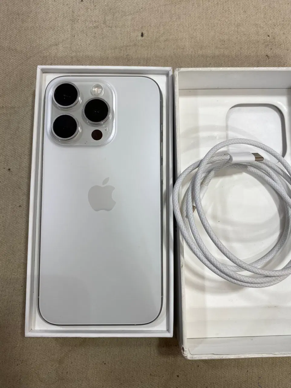 آیفون 15 پرو / iPhone 15 pro / 256 CH|موبایل|تهران, سعادتآباد|دیوار