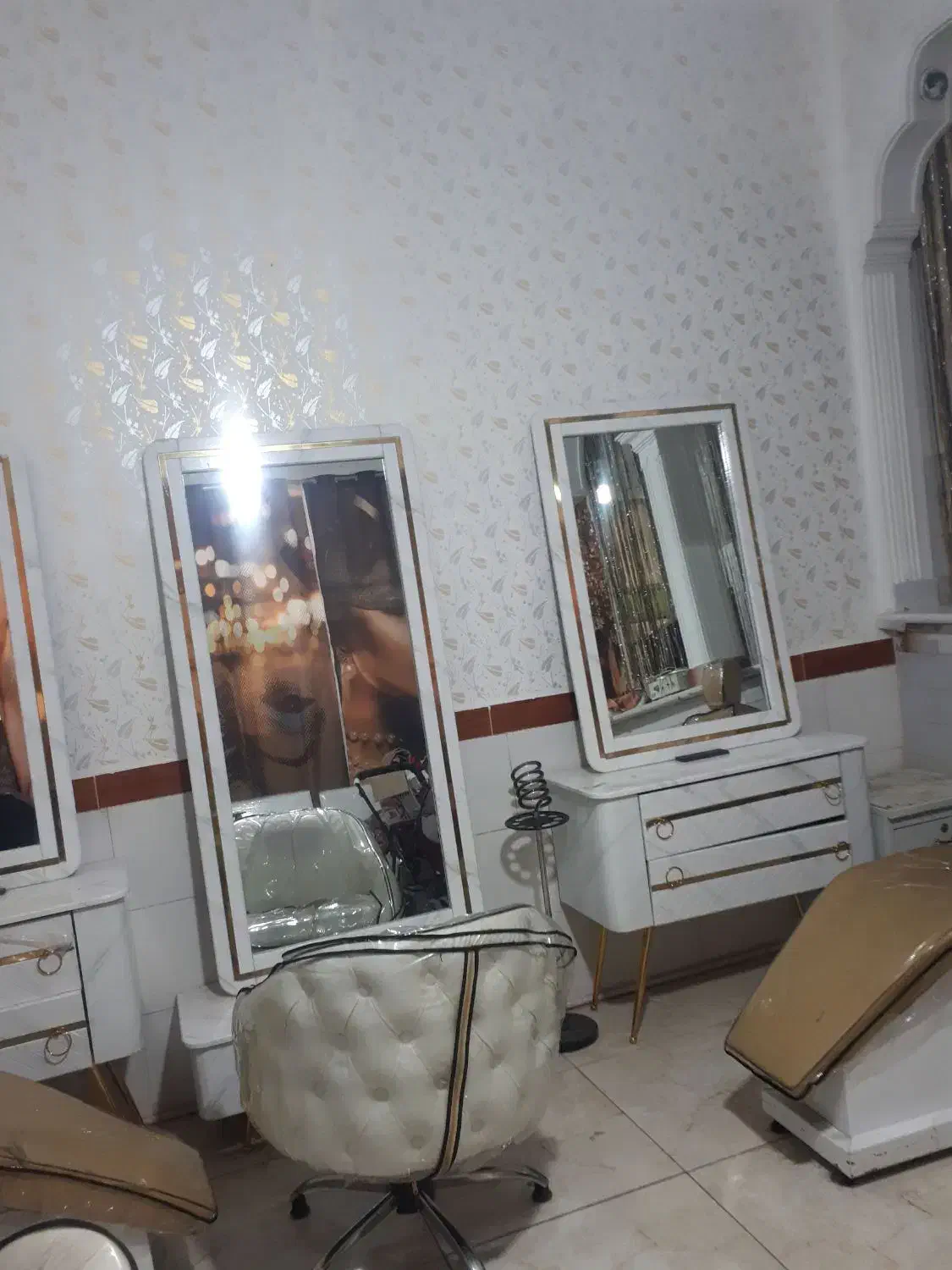 وسایل آرایشگاه زنانه|آرایشگاه و سالن‌های زیبایی|نسیم‌شهر, |دیوار