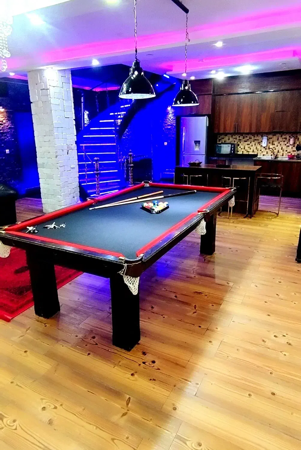 اقامتگاه شهریار استخردار|اجارهٔ کوتاهمدت ویلا و باغ|تهران, تهرانسر غربی|دیوار