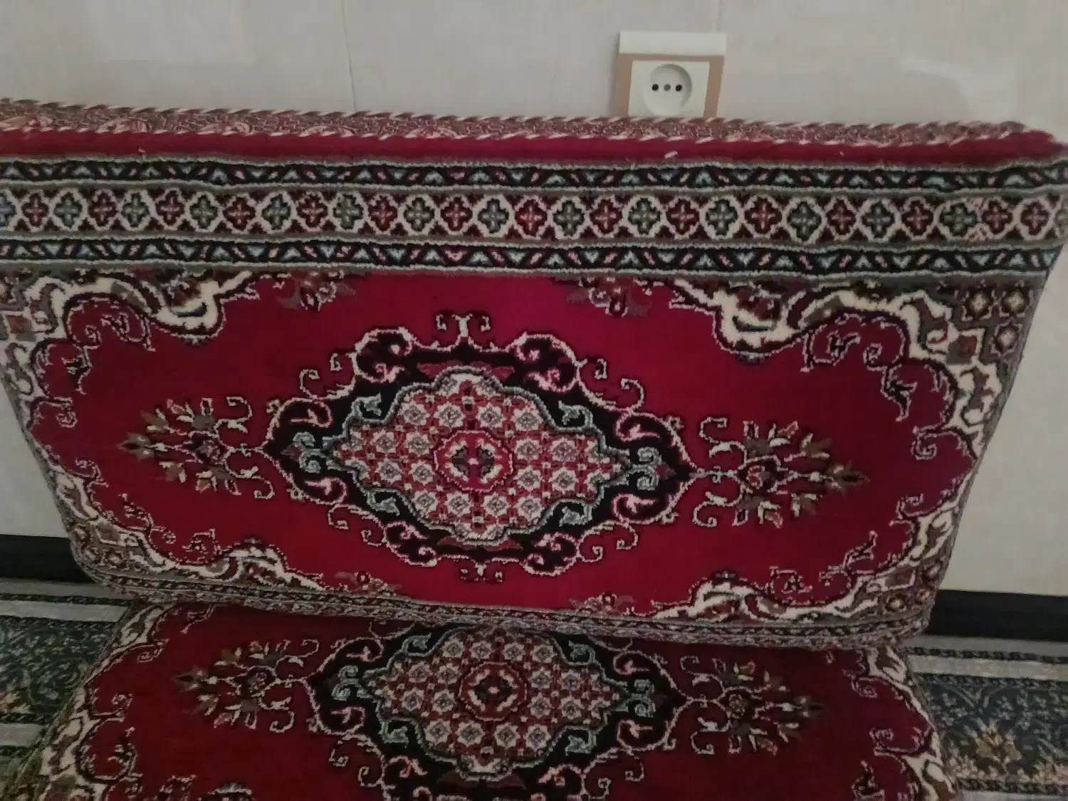 فرش 12منری و6عدد پشتی|فرش|سنندج, |دیوار