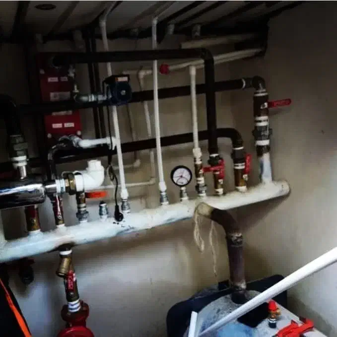 تعمیر ونصب موتورخانه قدیمی ترمیم لوله های ساختمان|خدمات پیشه و مهارت|آمل, |دیوار