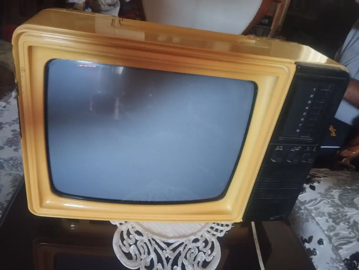 تلویزیون قدیمی|تلویزیون و پروژکتور|همدان, |دیوار