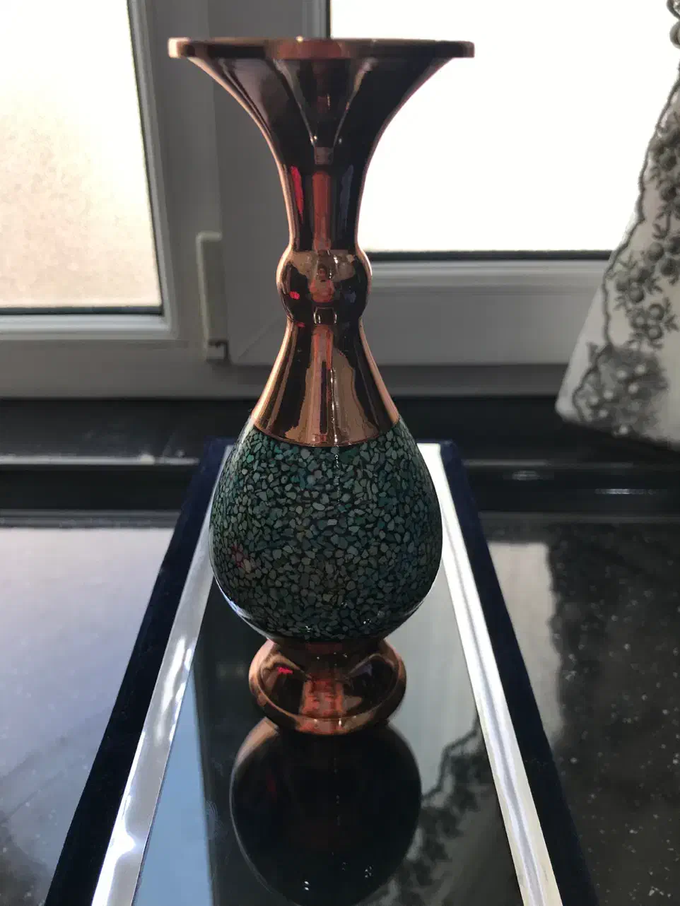 گلدان مسی فیروزه کاری با جعبه نوی نو|صنایع دستی و سایر لوازم تزئینی|تهران, نیروی هوایی (پیروزی)|دیوار