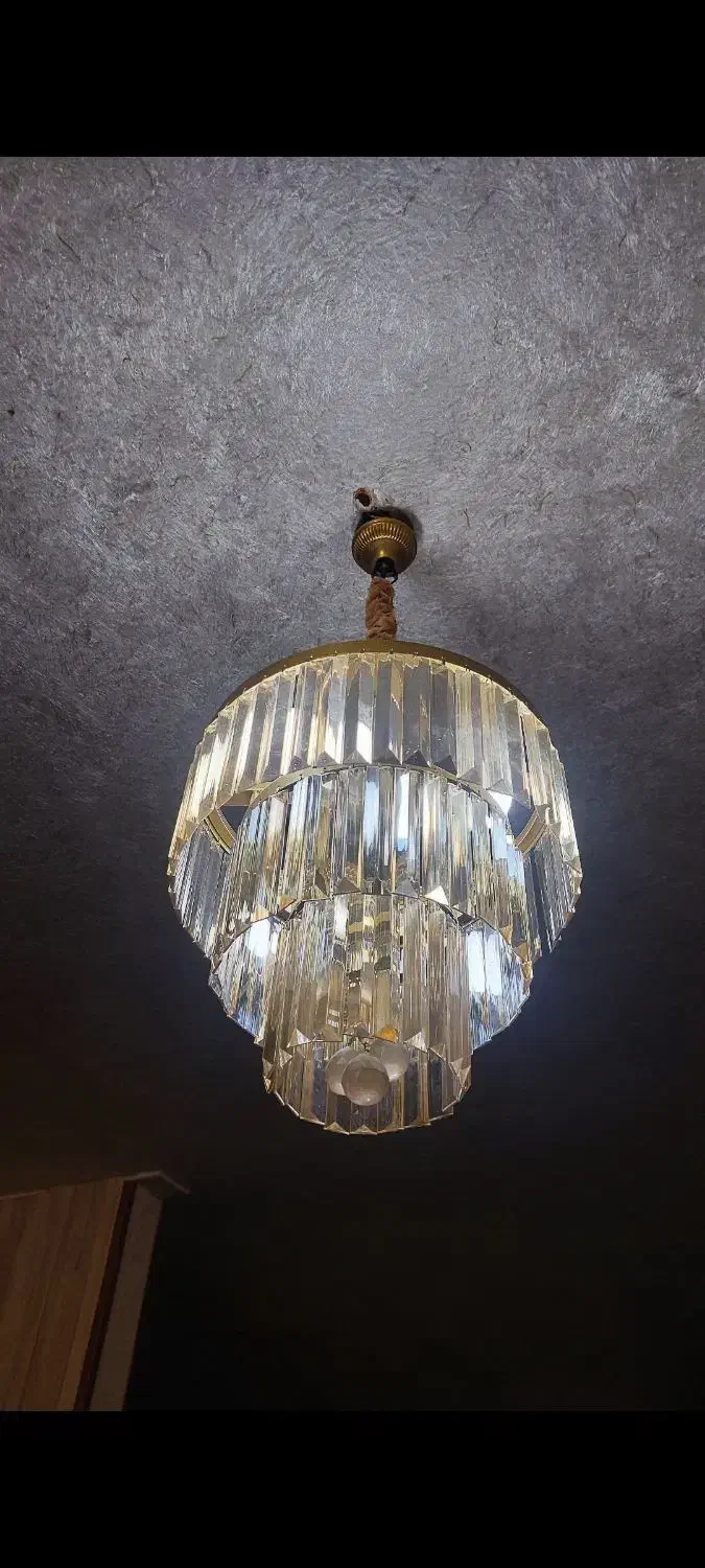 لوستر|لوستر و چراغ آویز|قم, میرزائیه|دیوار