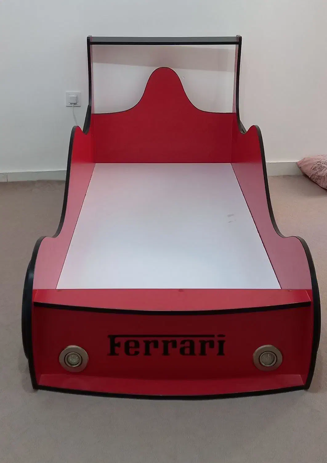 تختخواب تمیز در حد نو به ابعاد ۱مترو ۸۰ در ۸۰|تخت و سرویس خواب|ایلام, |دیوار