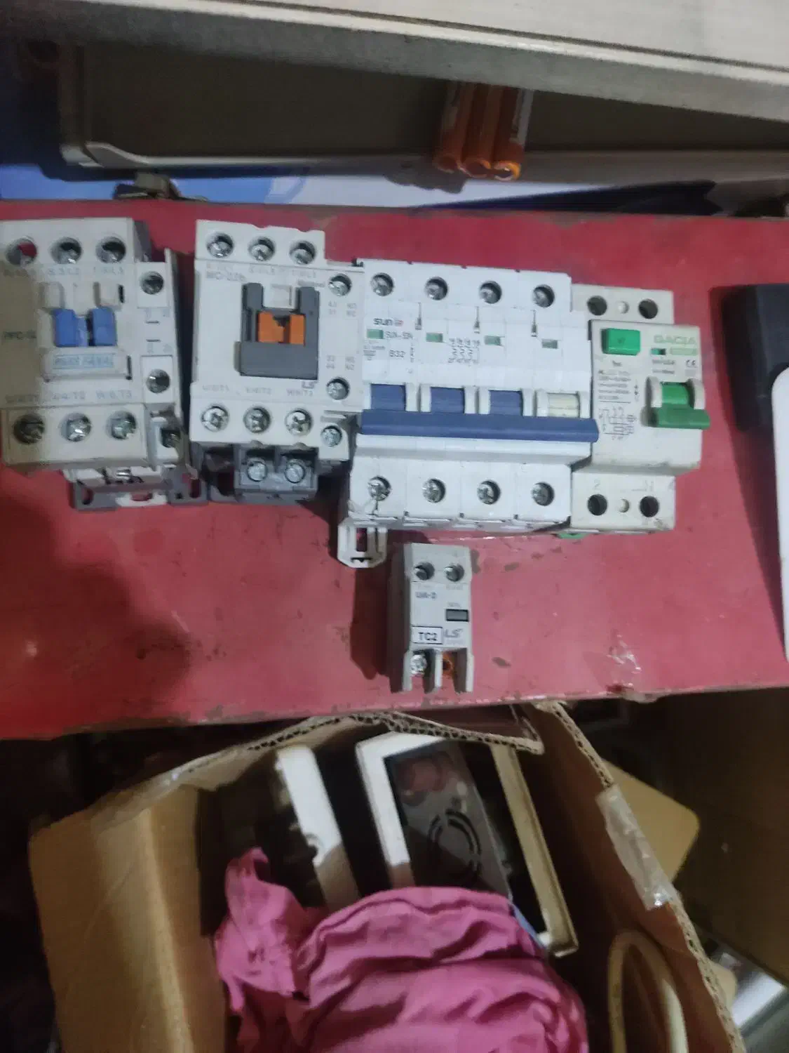 در حد نو کنتاتور۲۲a25a مینیاتور 3فاژ ۳۲ آمپر محاف|مصالح و تجهیزات ساختمان|هشتگرد, شهرک ریحانه|دیوار