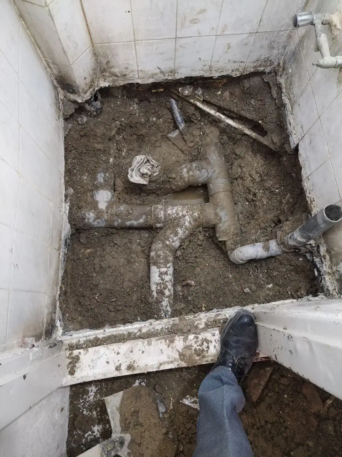 حفر چاه فاضلاب ترمیم چاه ریزشی تخلیه|خدمات پیشه و مهارت|اندیشه, اندیشه فاز ۱|دیوار