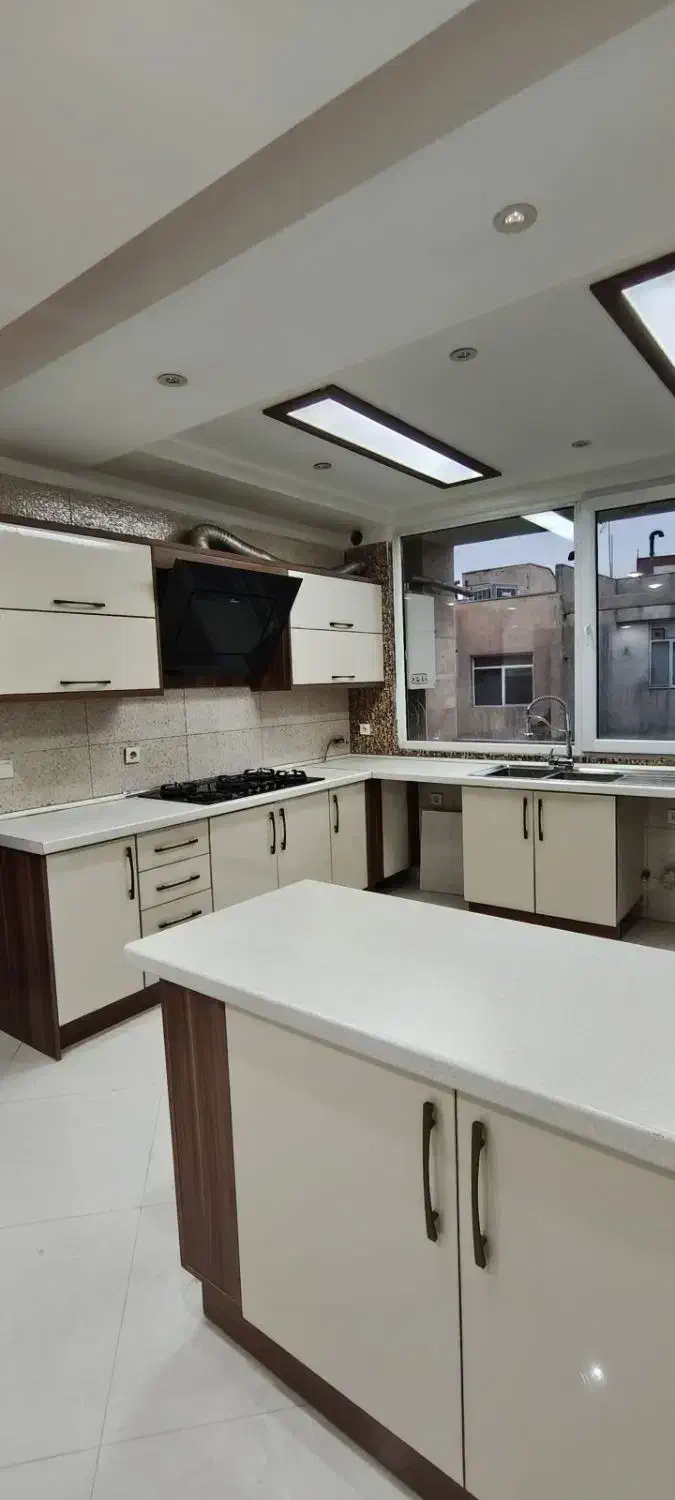 110 متر / تک واحدی / دو پارکینگ