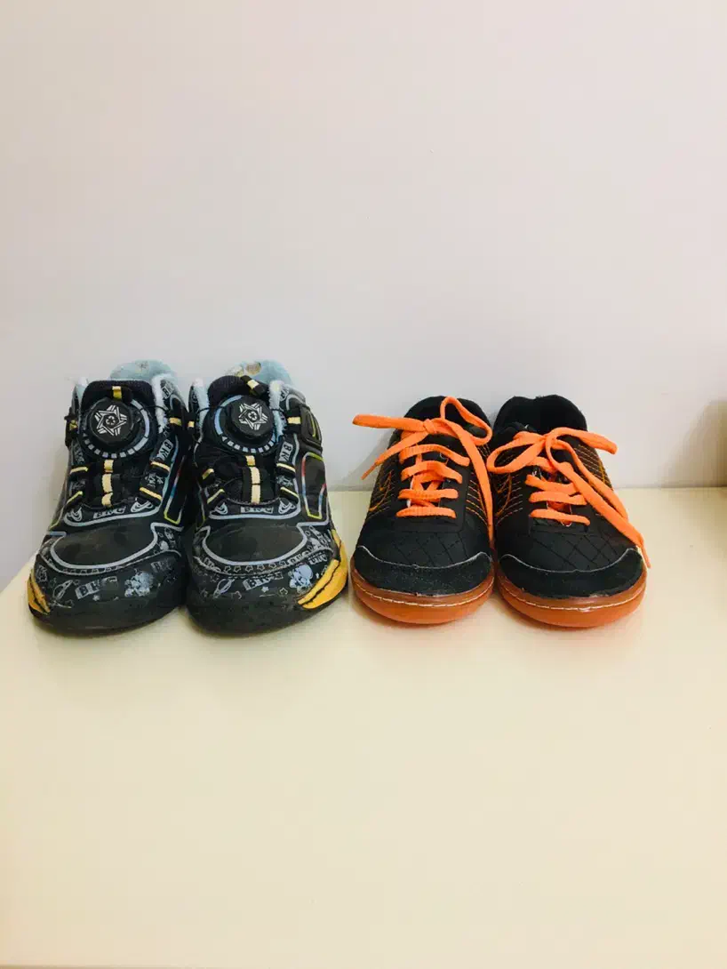 دو جفت کفش سایز ۳۲|کفش و لباس بچه|گنبد کاووس, |دیوار