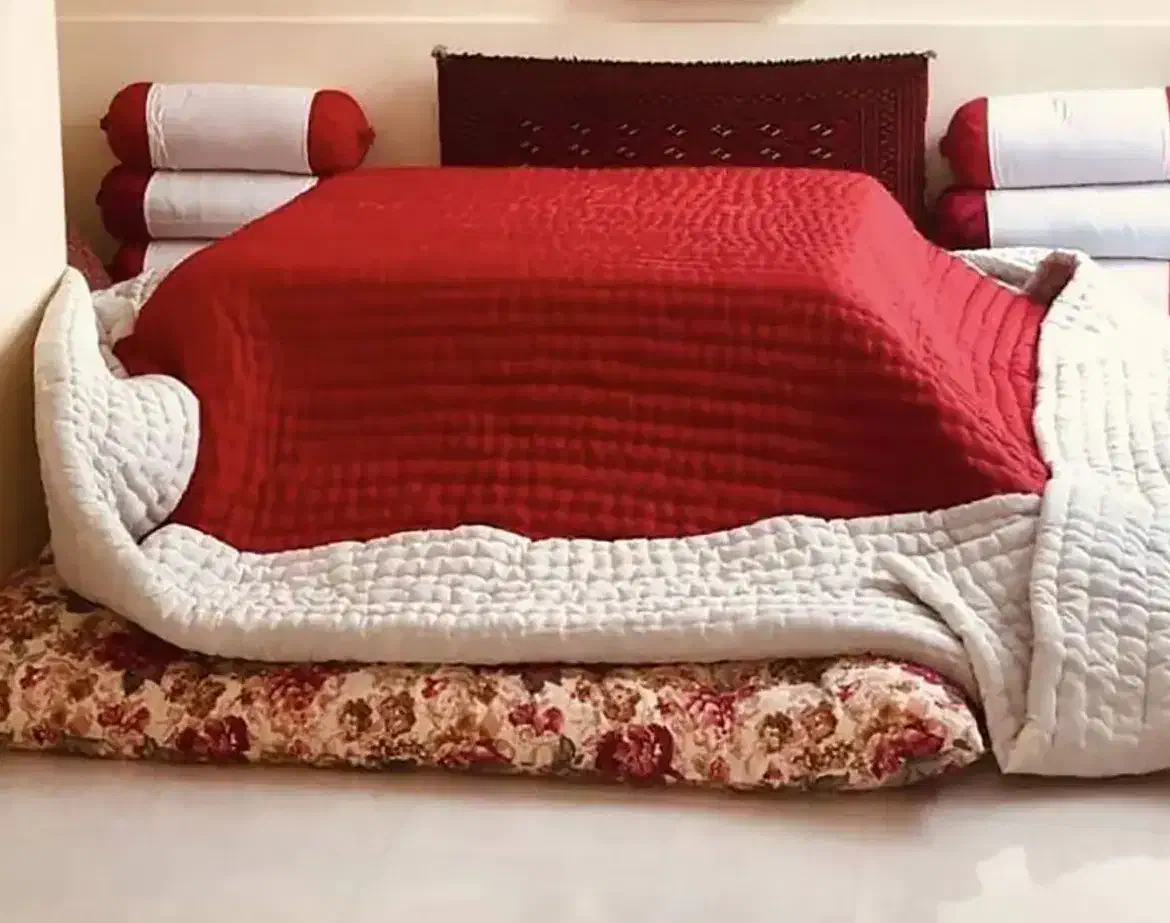 گمشده‌|اشیا|سبزوار, قصبه شرقی|دیوار