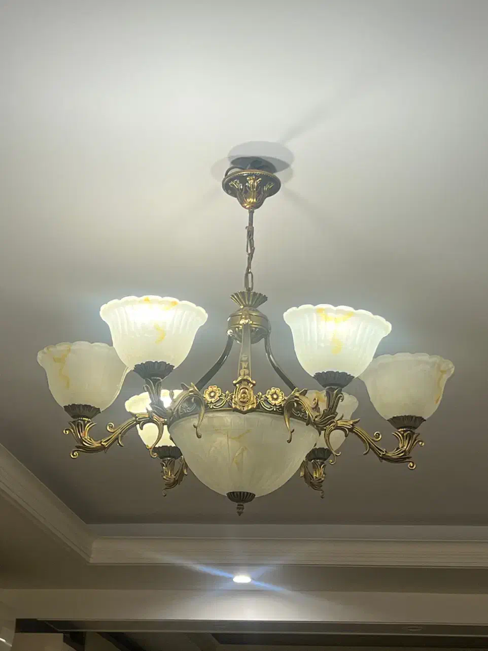 لوستر کلاسیک ۶ شعله|لوستر و چراغ آویز|تهران, شهرک آزمایش|دیوار