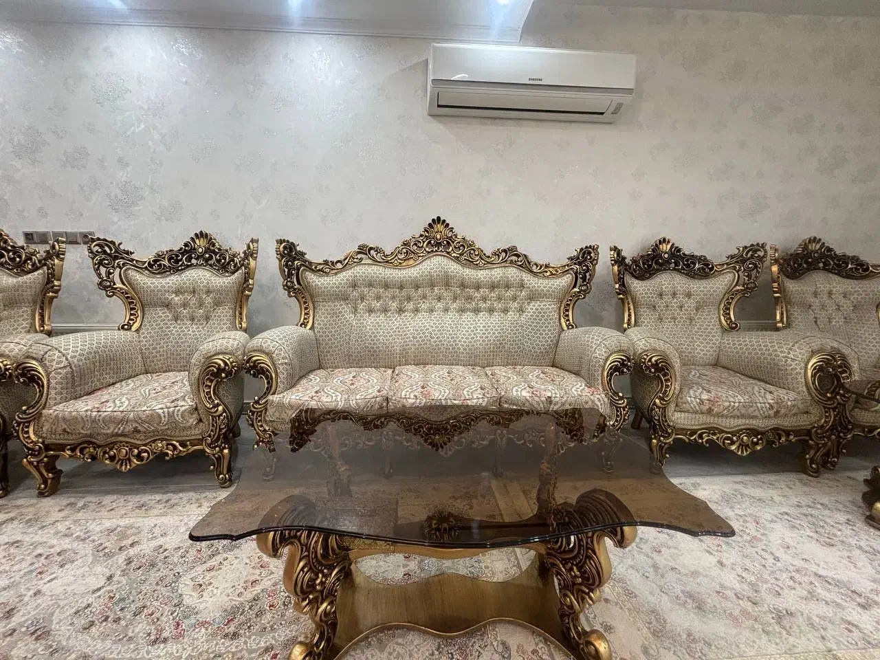 مبل سلطنتی ۹ نفره|مبلمان خانگی و میز عسلی|نسیم‌شهر, |دیوار