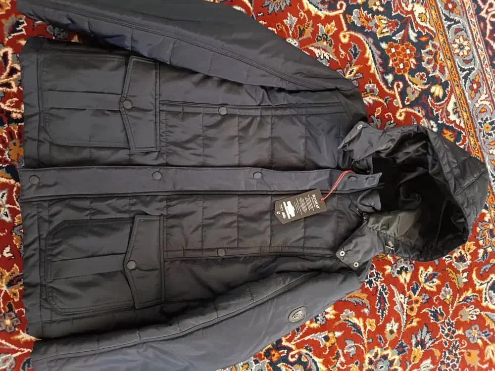 کابشن|لباس|کازرون, |دیوار