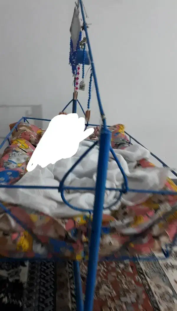 گهواره آهنی|اسباب و اثاث بچه|سوری, |دیوار