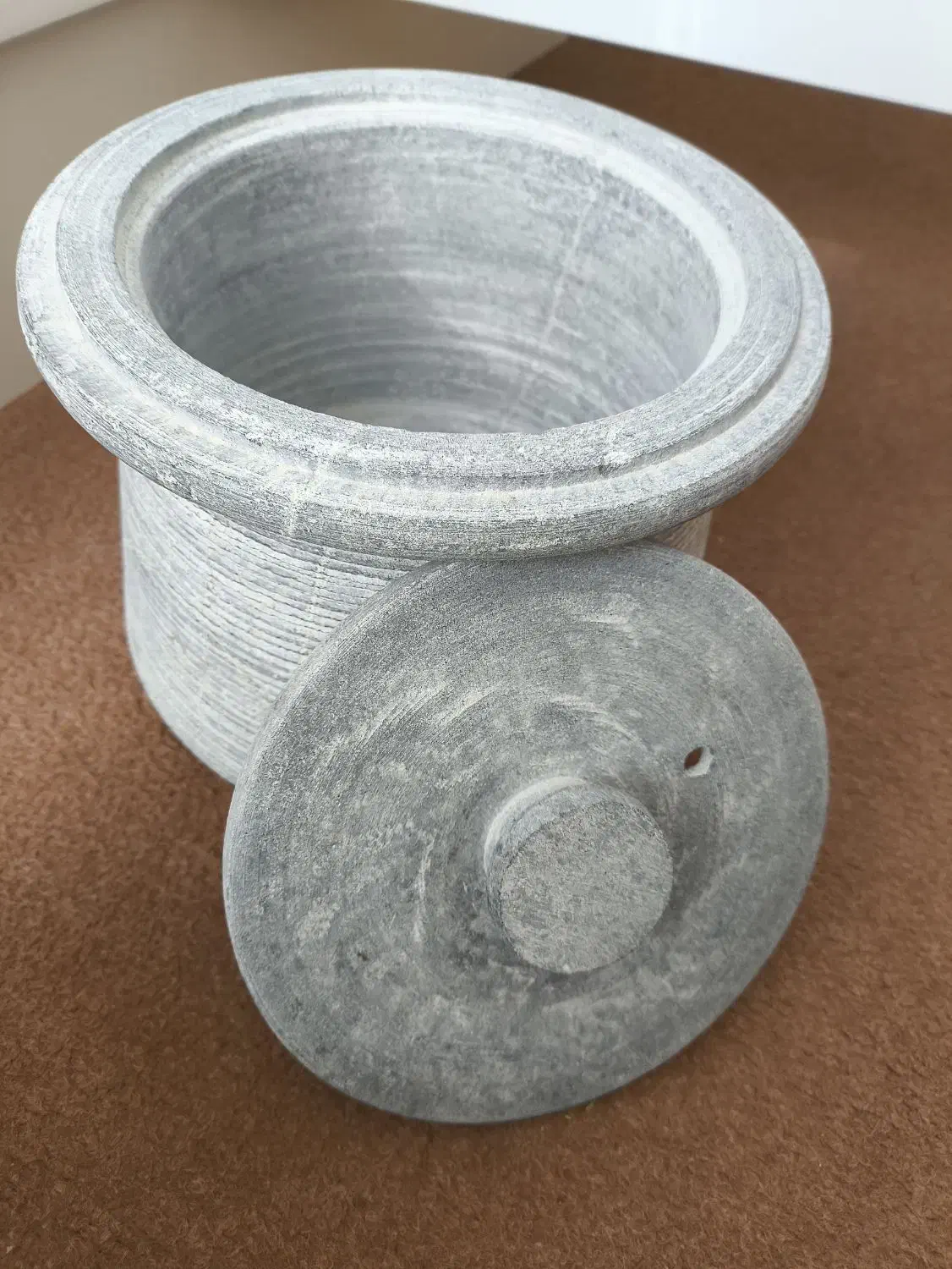 دیزی سنگی|ظروف پختوپز|قروه, |دیوار