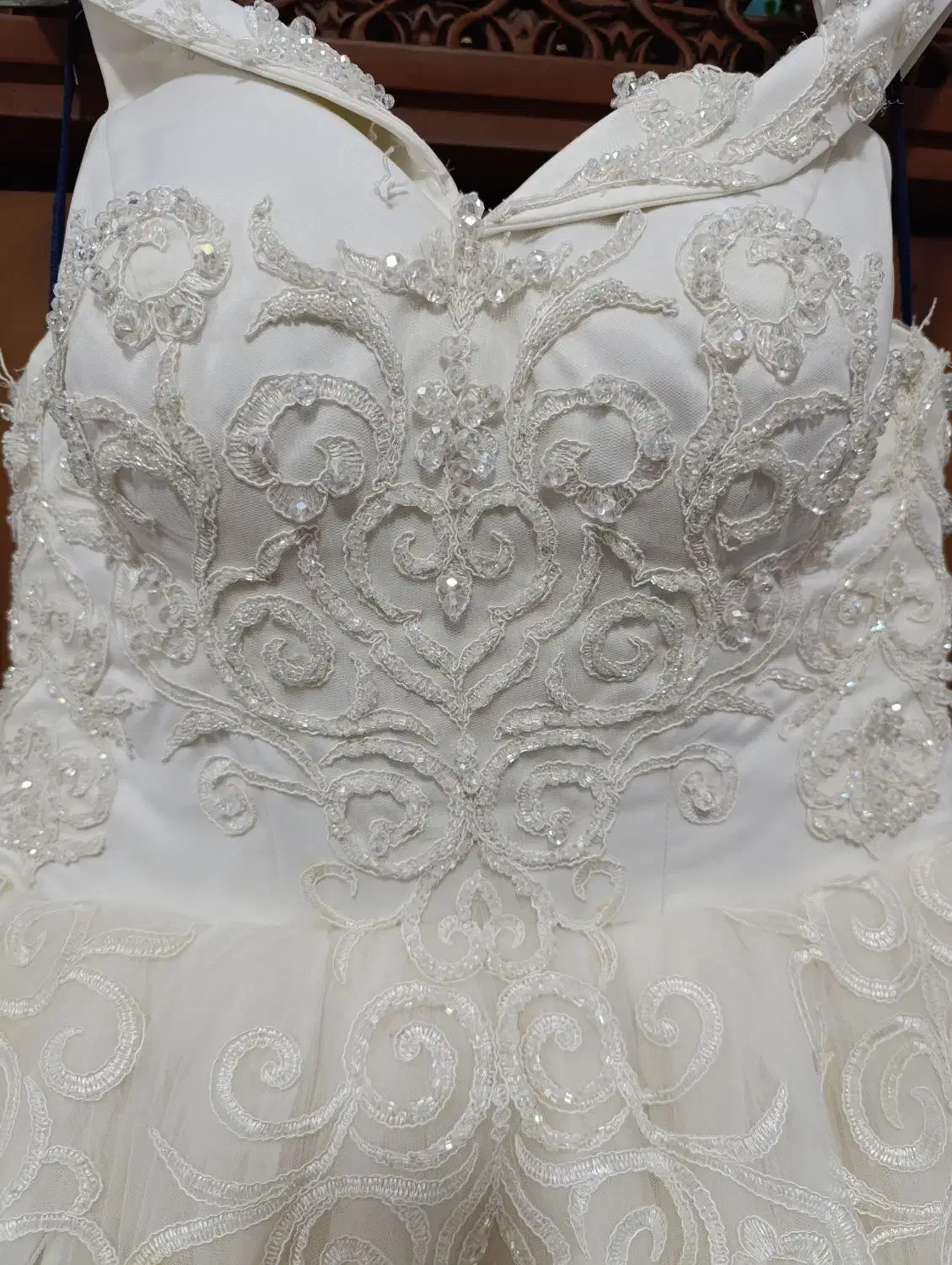 لباس عروس|لباس|علی‌آباد کتول, |دیوار