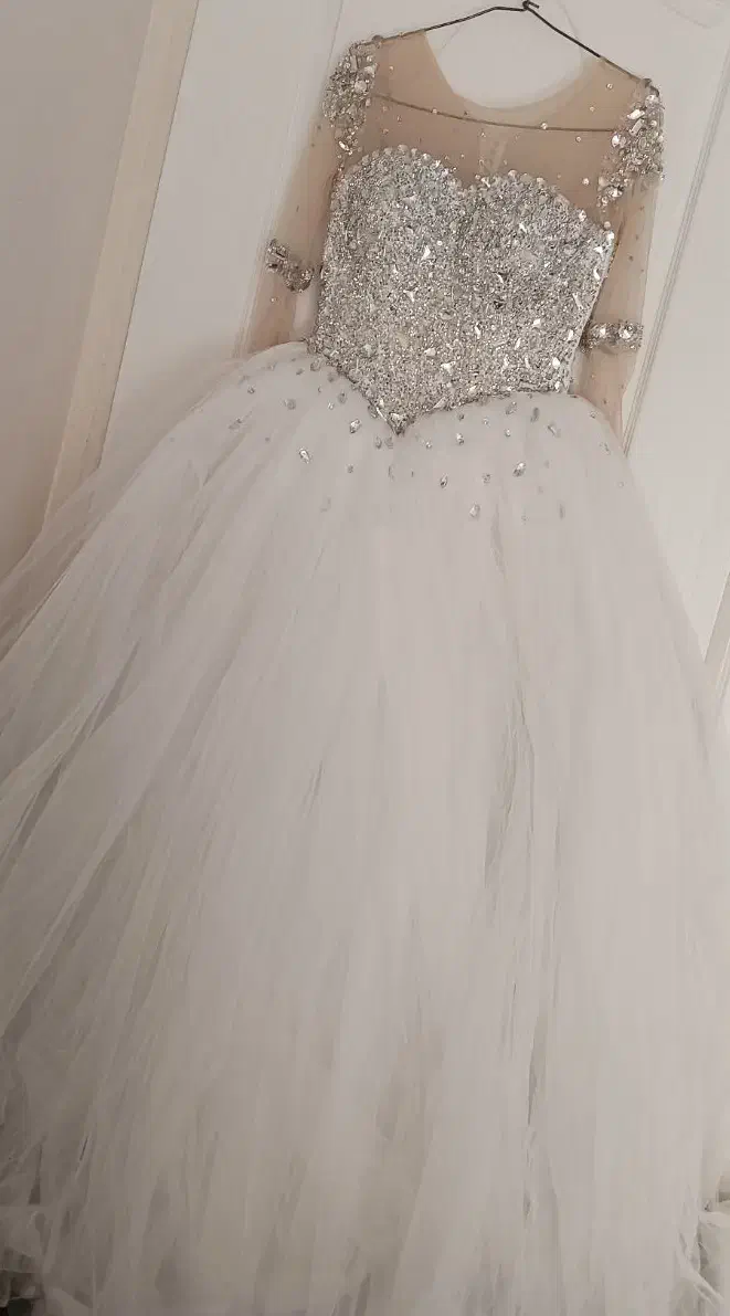 لباس عروس همراه با لباس داماد و فرمالیته (vip)|لباس|بومهن, |دیوار