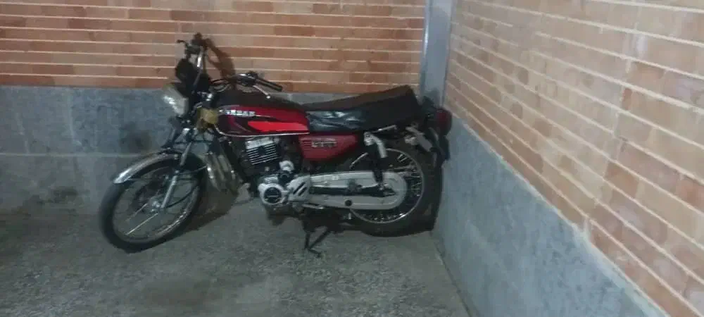 فروشی|موتورسیکلت|بروجن, |دیوار