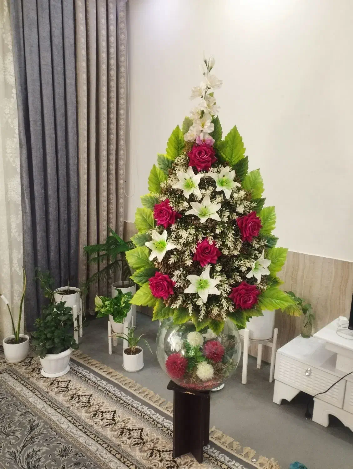 گل و تنگ|گل مصنوعی|تربت‌حیدریه, هاشمی‌نژاد|دیوار