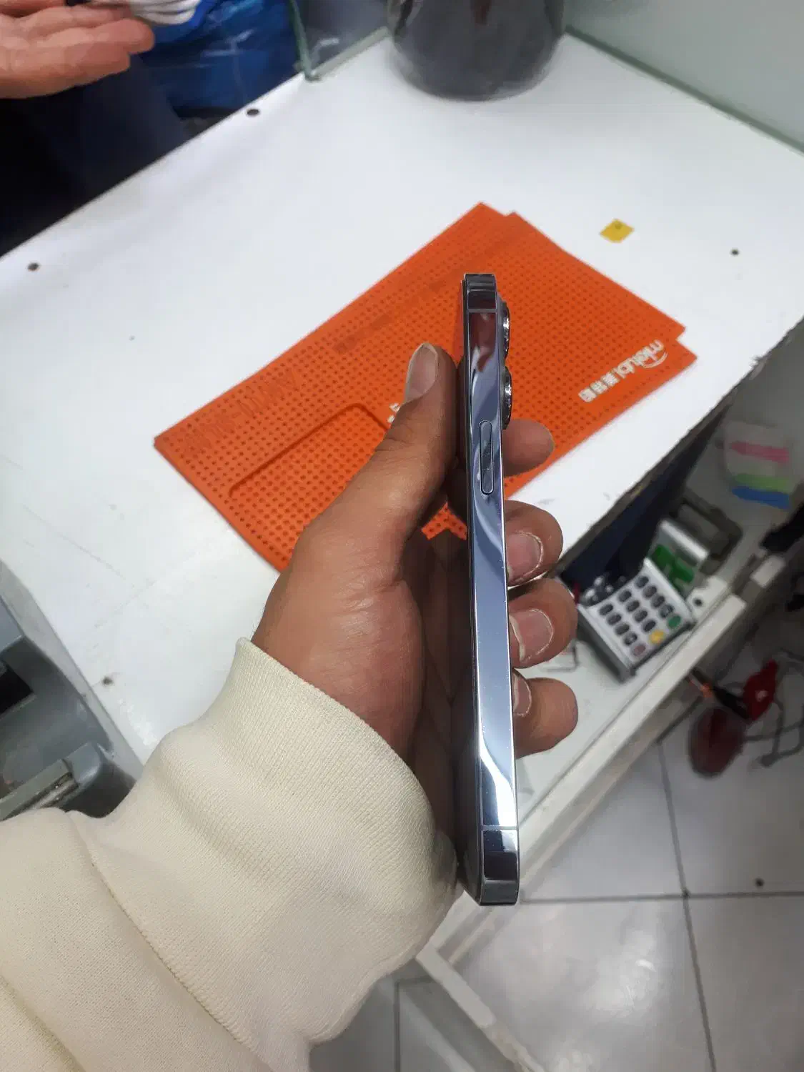 iPhone 13pro|موبایل|رباط‌کریم, رباط‌کریم|دیوار