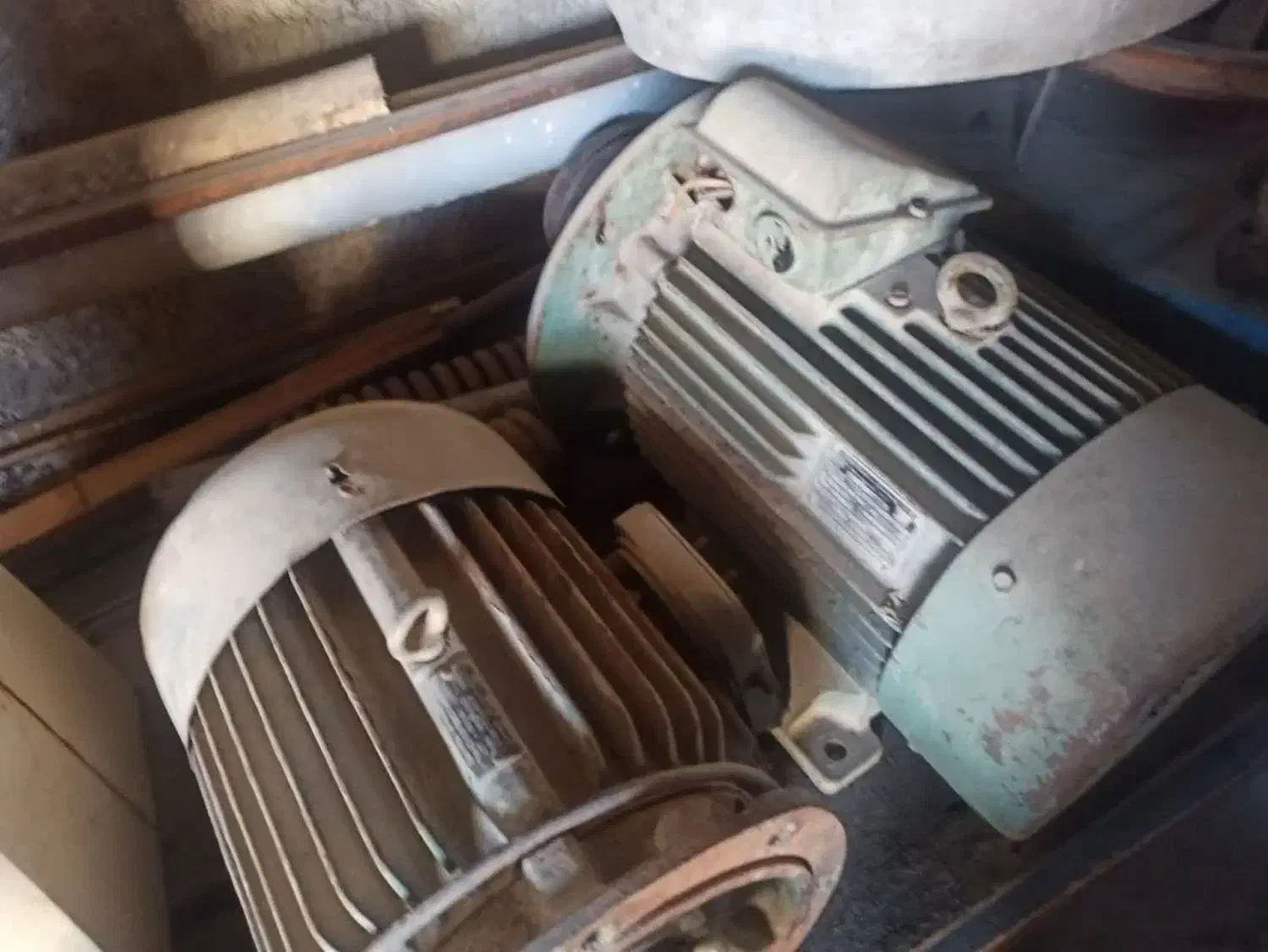 فروش دو عدد الکتروموتور|ماشین‌آلات صنعتی|لردگان, |دیوار