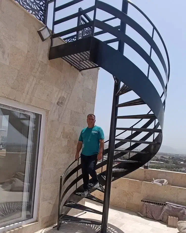 پله پیچ، پله مدرن، پله گرد، پله معلق،|خدمات پیشه و مهارت|هشتگرد, طاووسیه|دیوار