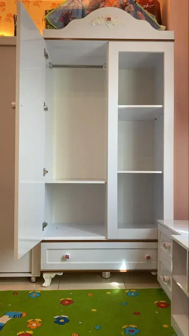 تخت کودک با کمد و کشو و دراور|تخت و سرویس خواب|آمل, |دیوار