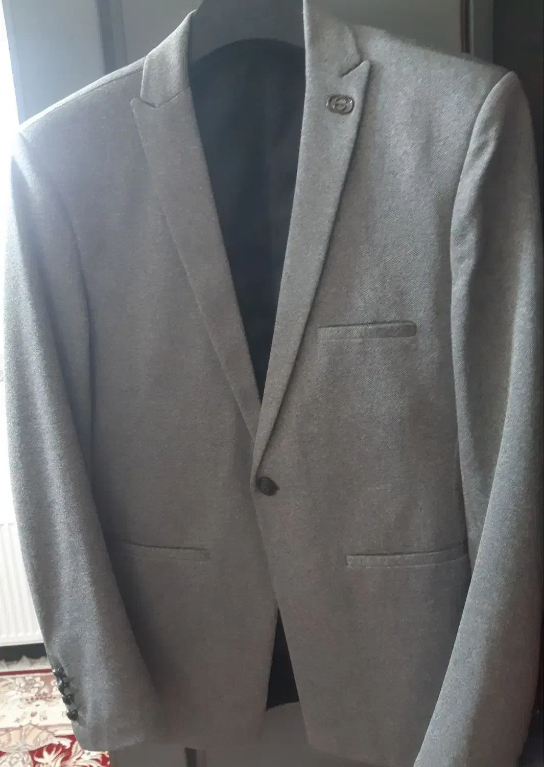 کت تک طوسی روشن|لباس|مرودشت, ژیان|دیوار