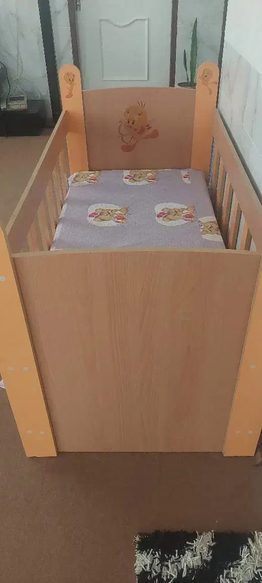 تخت کمد ویترین|تخت و سرویس خواب|شهرکرد, |دیوار