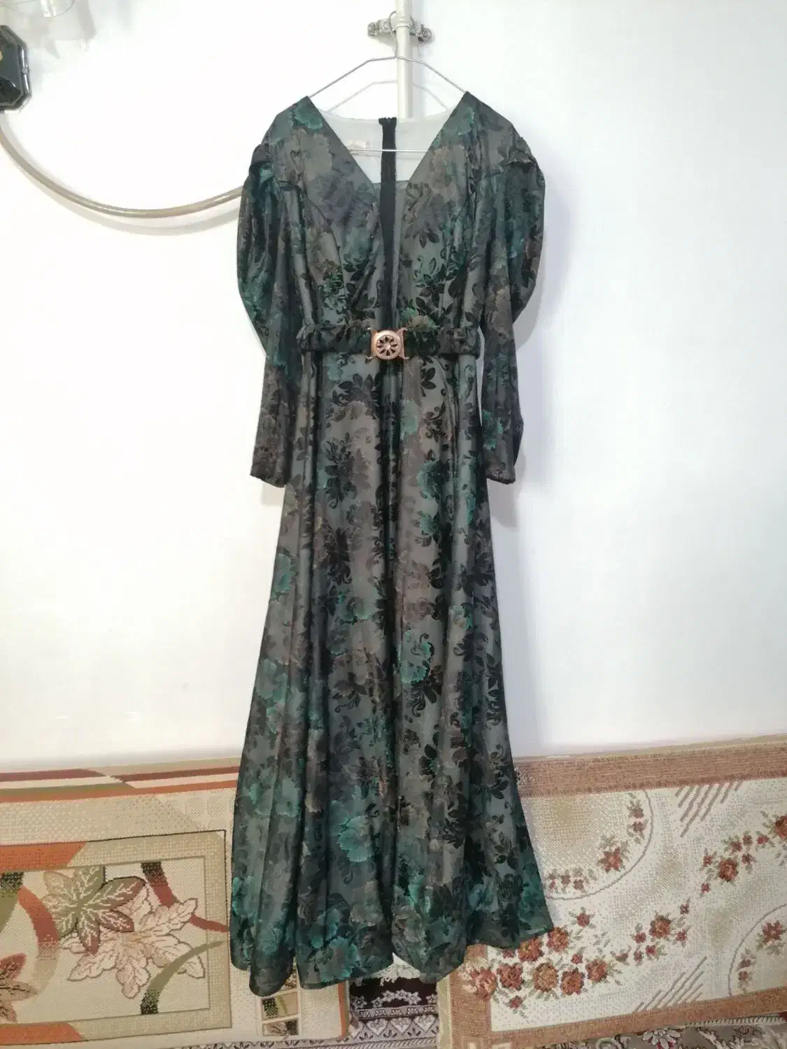 لباس مجلسی|لباس|اسفرورین, |دیوار