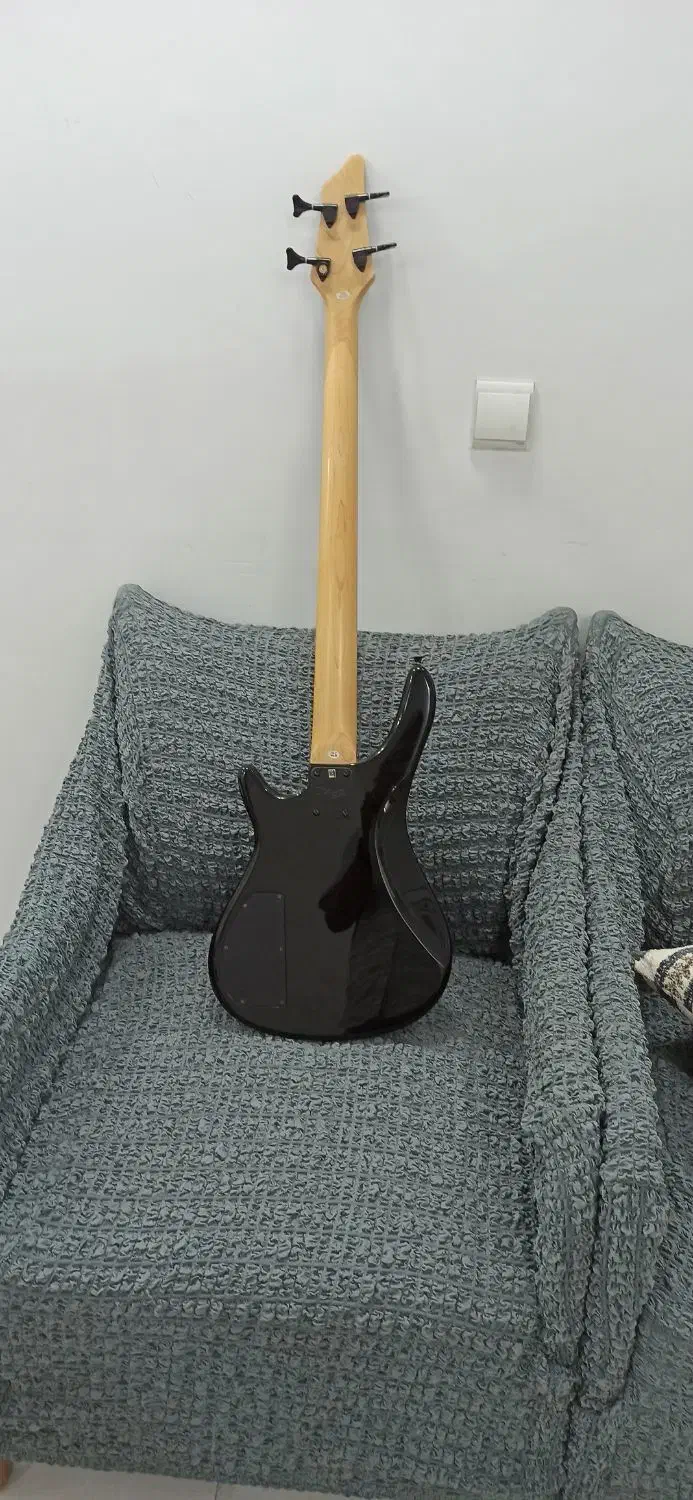 فروش گیتار بیس با امپیلی10وات|گیتار، بیس، امپلیفایر|بندرعباس, |دیوار