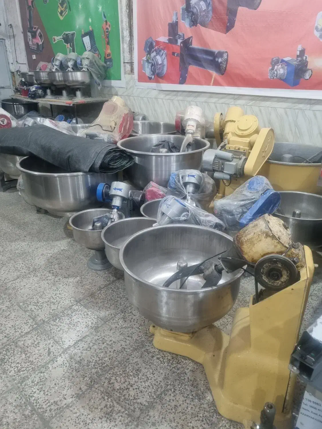 دستگاه های نانوای موتوربرق خمیرگیر نو وکاربردی .|فروشگاه و مغازه|کبودرآهنگ, |دیوار